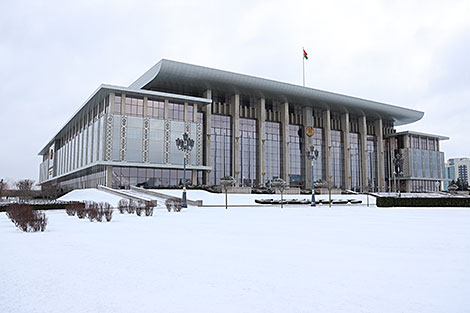 Lukashenko signs Security Council’s resolution to approve draft strategic documents