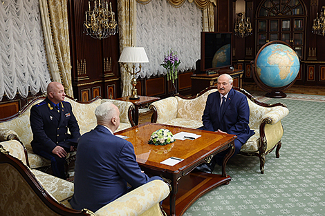 Lukashenko meets with Russia’s Investigative Committee head