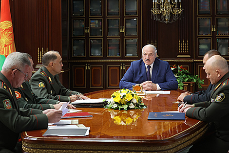 Lukashenko orders to reinforce border security