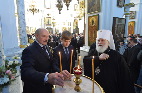 Lukashenko lights Christmas candle at Holy Spirit Cathedral in Minsk