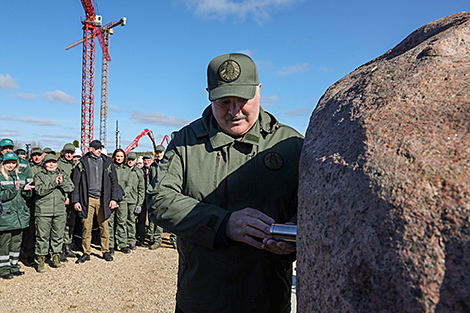 Lukashenko lays time capsule at National History Museum construction site