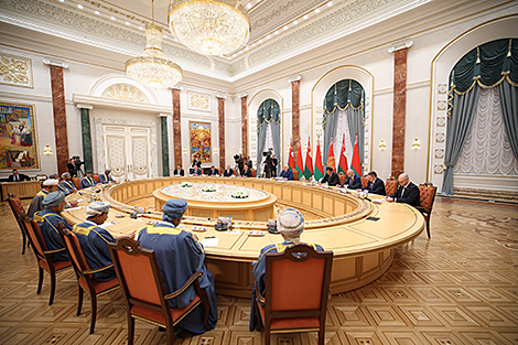 Lukashenko announces new phase in relations with Oman