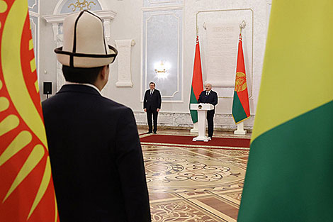 Lukashenko receives credentials from ambassadors of eight states