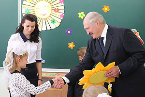 Belarus president congratulates school students on new academic year