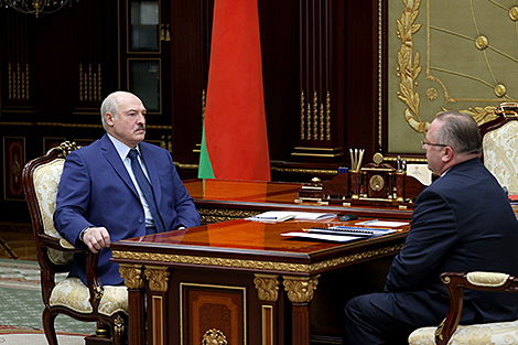 Lukashenko suggests measures against envelope wages practices in Belarus