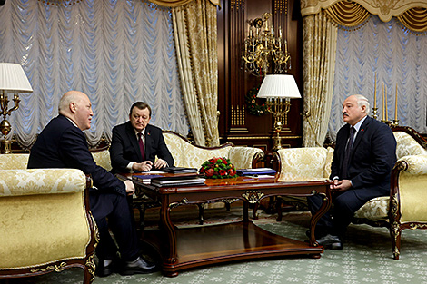 Lukashenko suggests spending more on Union State programs