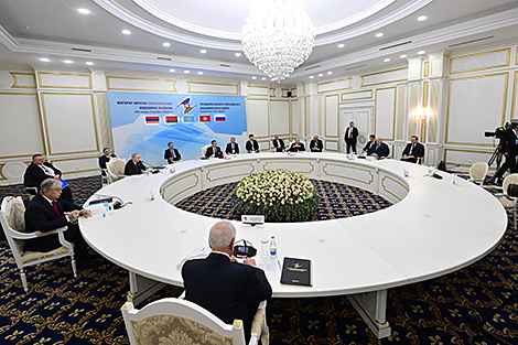 Lukashenko sees U.S. dollars as a weapon. Will Belarus convince Russia, EAEU to stop using dollars?