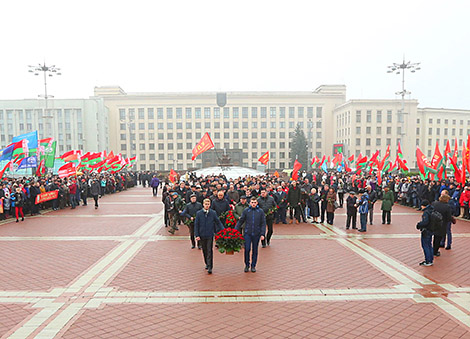 Lukashenko: Memory of October Revolution strengthens social harmony