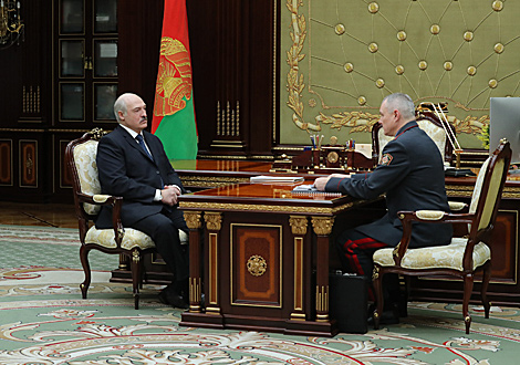 Lukashenko receives report of Belarus’ Interior Minister Igor Shunevich