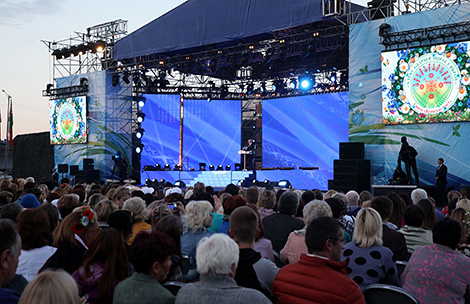 President emphasizes peace-loving nature of Belarusians