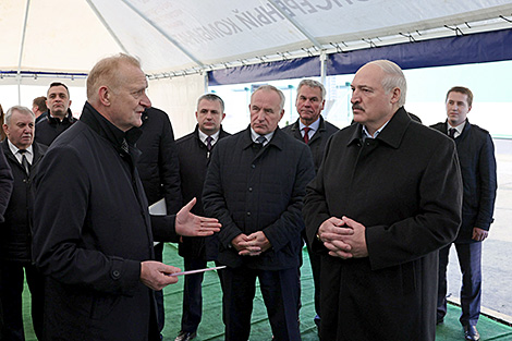 Lukashenko visits innovative farm in Orsha District