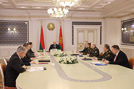 Lukashenko: Belarus keeps tabs on defense industry given modern threats