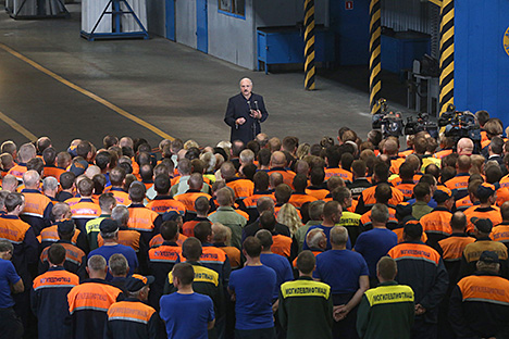 Lukashenko: Belarusian companies will overcome the industrial output recession