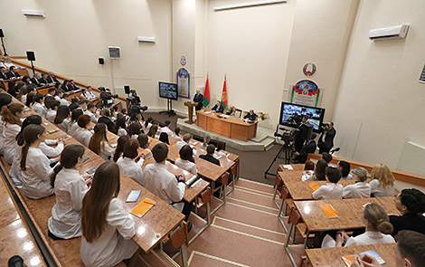Lukashenko names most important task for Belarusian medicine