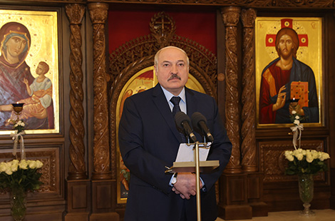 Lukashenko urges Belarusians to stand together