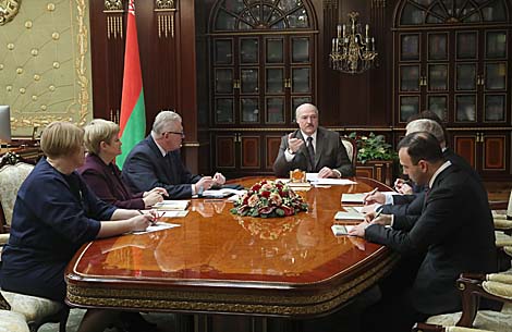 Lukashenko holds session to discuss development of education in Belarus