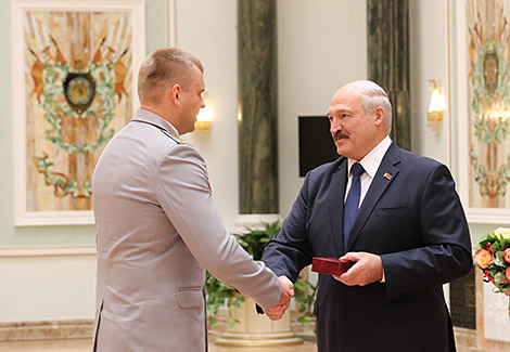 Distinguished Belarusians honored with state awards