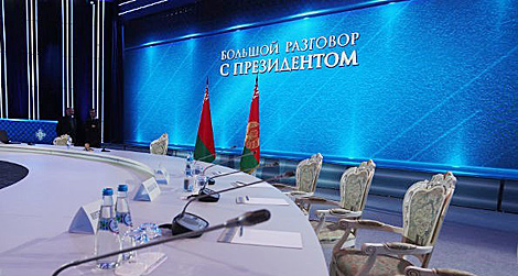 Belarus president to meet with media, community leaders