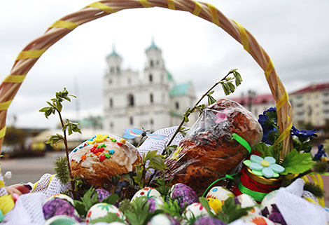 Lukashenko wishes Happy Easter to Belarusian Christians