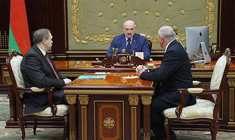 Lukashenko: The EU shies away from contacts on migrant crisis