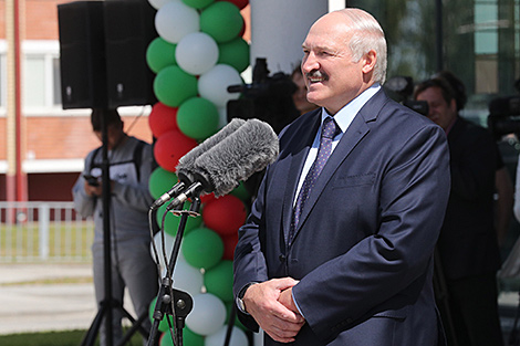 Lukashenko visits new swimming pool in Maryina Gorka