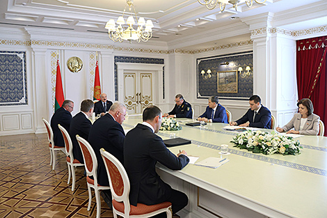 Lukashenko discusses readiness of education system for new academic year