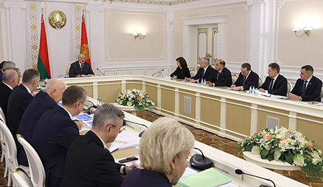 Lukashenko: Belarusian economy keeps growing despite unprecedented pressure