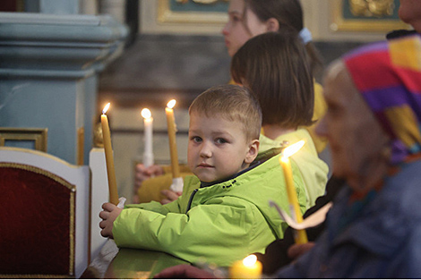 Lukashenko wishes Happy Easter to Belarusians