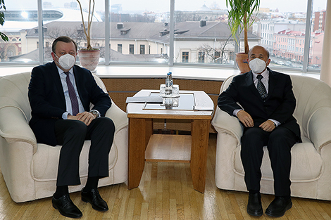 Belarus, China discuss mutual support in international organizations