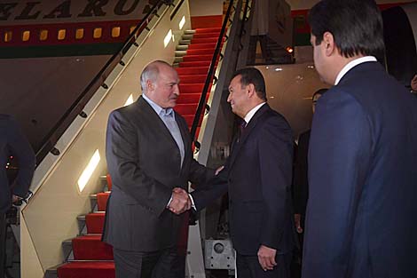Lukashenko arrives in Tajikistan for CIS summit