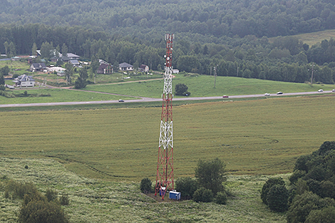 Lukashenko wants uniformly stable mobile service across Belarus