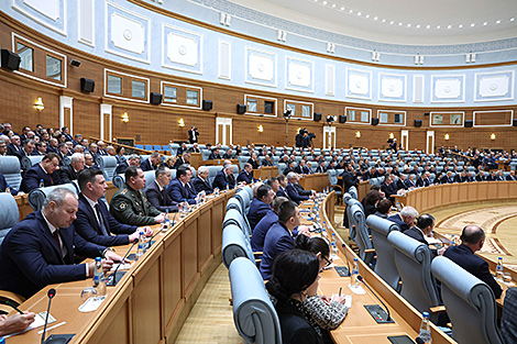 Lukashenko calls for stronger ties between university, academic, and industrial science
