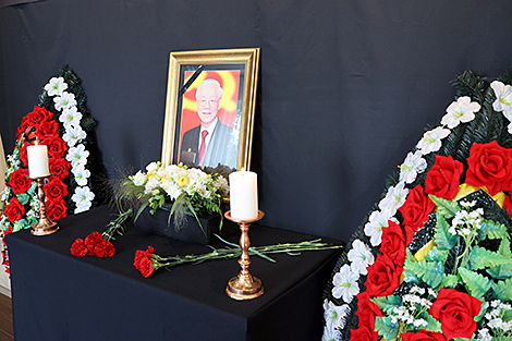 Vietnamese Embassy in Minsk opens condolence book for  Nguyen Phu Trong