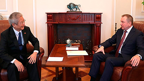 Outgoing Chinese ambassador pays farewell courtesy call on Belarus MFA