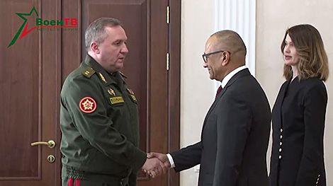 Belarusian Defense Minister meets with UAE Ambassador