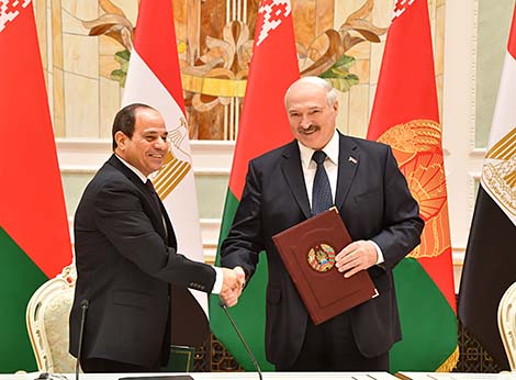Lukashenko extends Revolution Day greetings to Egypt