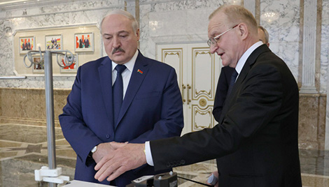 Lukashenko urges to nurture young talent in science