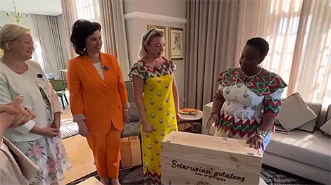 Zimbabwe's First Lady issues potato growing  challenge to Lukashenko