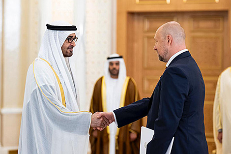 Belarusian ambassador presents credentials to UAE president