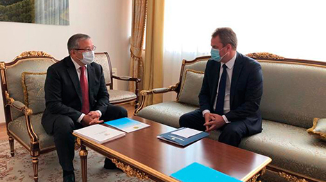 Belarus’ ambassador presents copies of credentials to Kazakhstan’s deputy FM