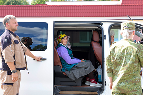 Russia, Ukraine exchange civilians in Belarus