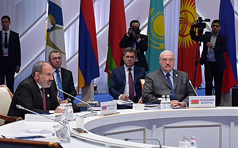 Lukashenko suggests that Nazarbayev take stock of EAEU
