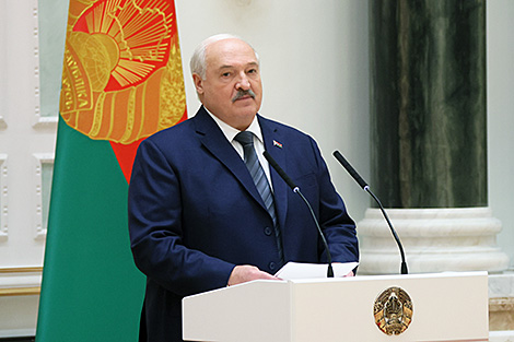 Lukashenko wants defense enterprises to learn how to force any drone off target