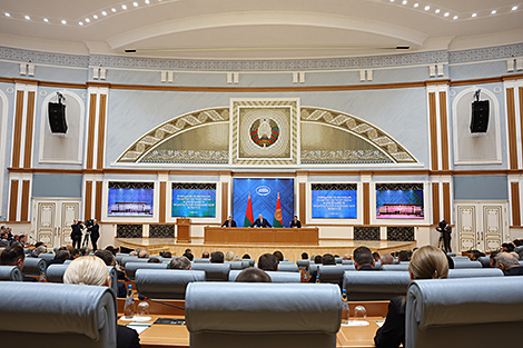 Lukashenko demands scientists stop wasting resources on pointless research