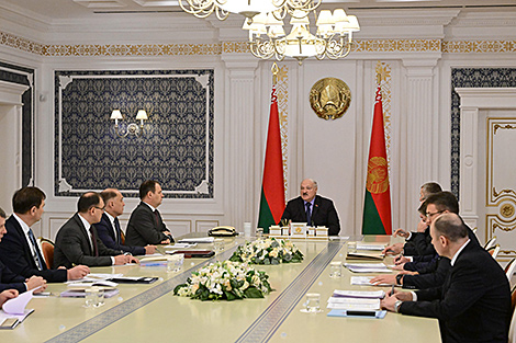 Lukashenko meets with Belarus’ delegation prior to Union State summit