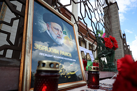 Belarusians bring flowers to Iranian Embassy in Minsk