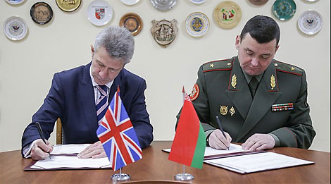 Belarusian, British defense ministries sign cooperation plan for 2019