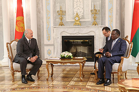 Lukashenko to hold talks with Zimbabwe president 17 January
