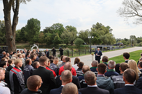 Lukashenko shares plans to connect Minsk, satellite cities with fast transport links
