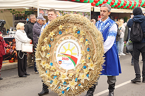 Lukashenko lauds Brest Oblast farmers for discipline, efficiency